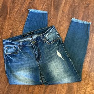 Denim crop jeans STS Blue Emma crop size 28. Distressed like new.